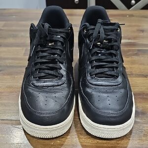 Nike Air Force 1 Black Pack Premium